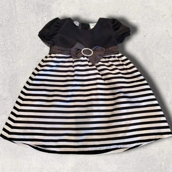 24m, Sol La Vita- Black and White Velvet Stripe Baby Dress - Picture 2 of 9